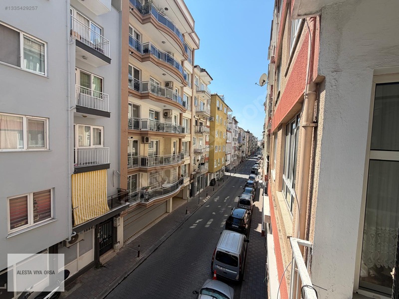Cumhuriyet Mah.'de Merkezi Konumda Arakat 3+1 Daire — fotoğraf 3