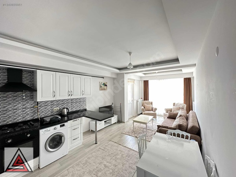 Ataşehir'Den Çobanlı Tramvay Durağı Altında Fulleşyalı 1+1 Daire