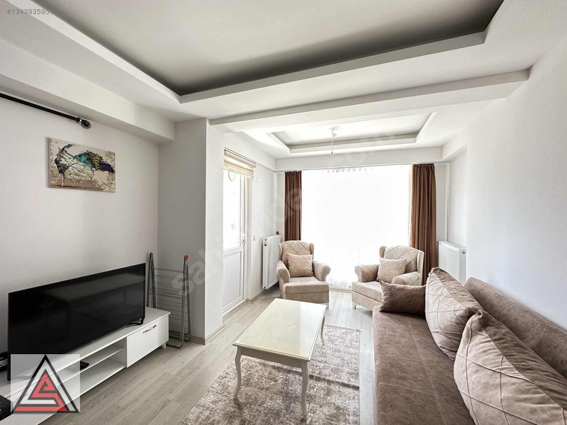 Ataşehir'den Çobanlı Tramvay Durağı Altında Fulleşyalı 1+1 Daire — fotoğraf 2