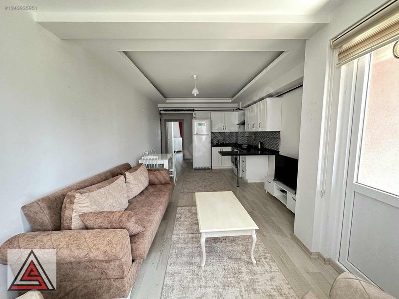 Ataşehir'den Çobanlı Tramvay Durağı Altında Fulleşyalı 1+1 Daire — fotoğraf 4