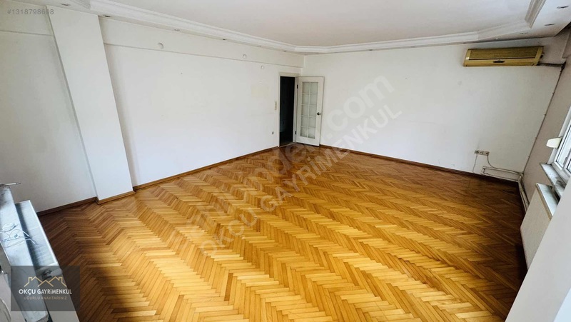 Okçu Gayrimenkulden Yeşilköy'de Sahile Çok Yakın Boş 3+1 Ara Kat — fotoğraf 4
