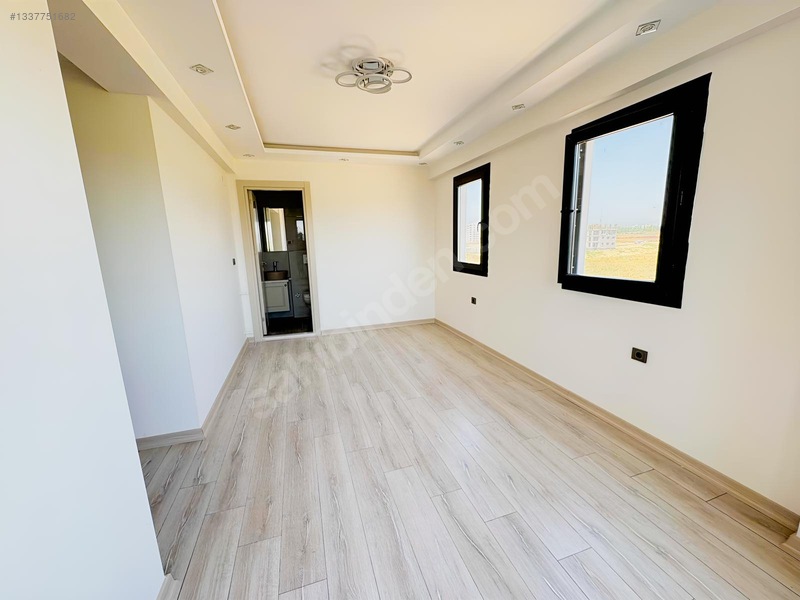 Elifsu Uludağ Mah. Lüks İşçilkli Satılık 2+1 Kapalı Mutfak Daire — fotoğraf 5