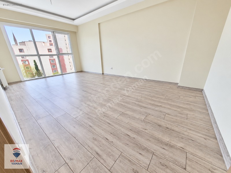 Manzara Kartal'da Havuz Manzaralı 2+1 Satılık Daire — fotoğraf 2