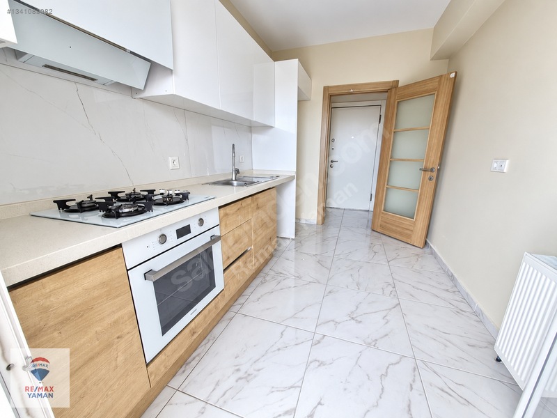 Manzara Kartal'da Havuz Manzaralı 2+1 Satılık Daire — fotoğraf 5