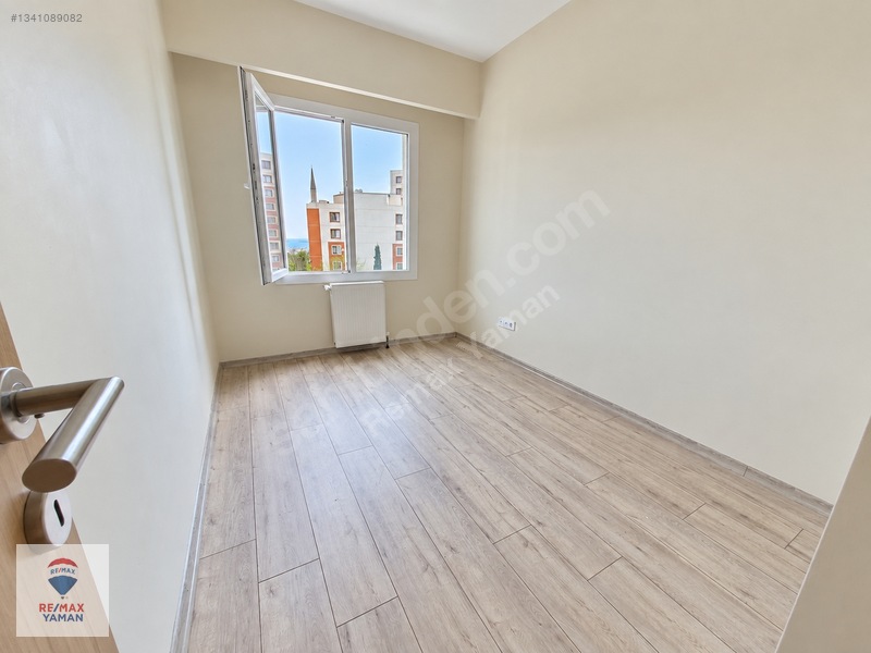 Manzara Kartal'da Havuz Manzaralı 2+1 Satılık Daire — fotoğraf 10