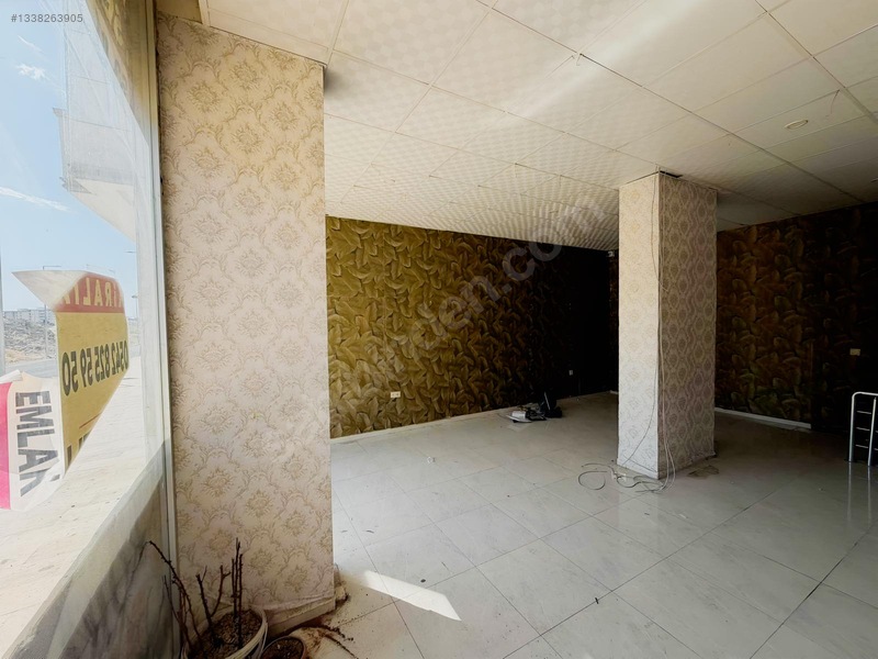 Komatlı Emlaktan Doğukentte Kiralık Dükkan — fotoğraf 2