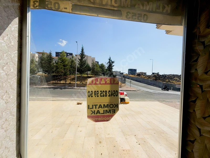 Komatlı Emlaktan Doğukentte Kiralık Dükkan — fotoğraf 5