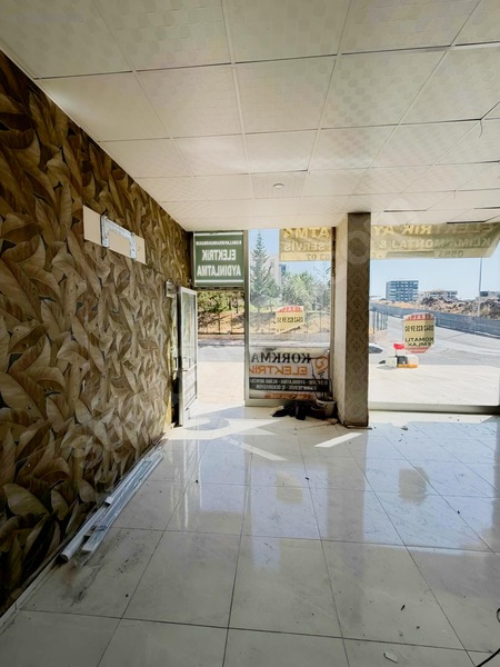 Komatlı Emlaktan Doğukentte Kiralık Dükkan — fotoğraf 9