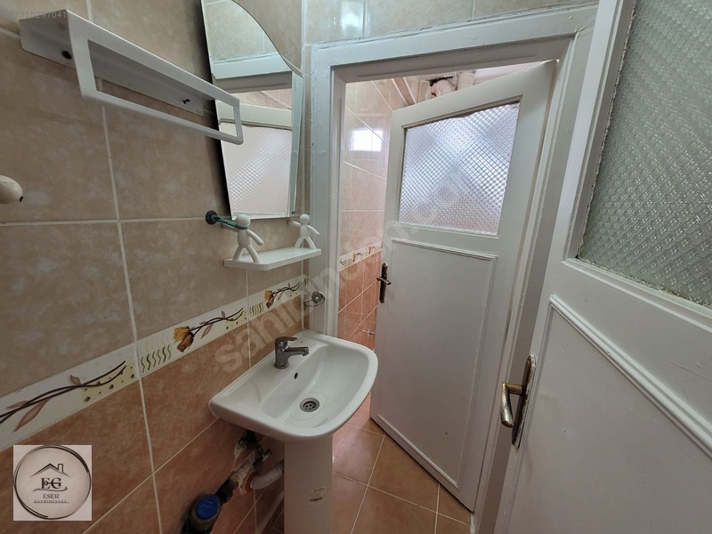 Yeni Mahalle'de İçi Full Yapılı Ara Kat Satılık ''fırsat'' Daire — fotoğraf 24