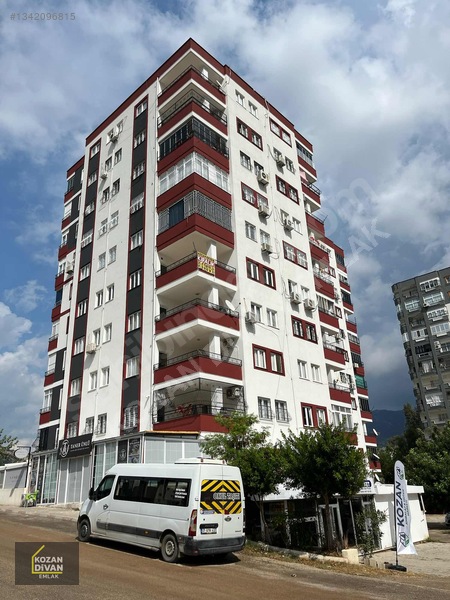 Kozan Divan Emlak'Tan Fen Lisesi Karşısı Geniş 3+1
