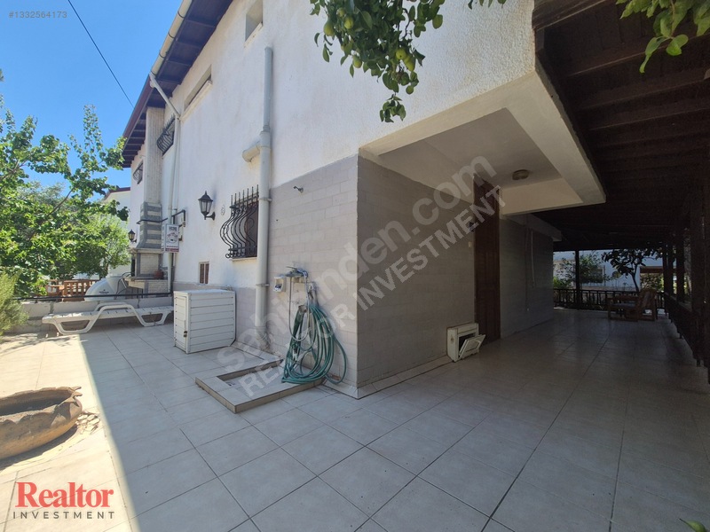 Kuşadası Mistur Sitesi Özel Plajlı Ve 160m² Bahçeli 3+1 Villa — fotoğraf 3