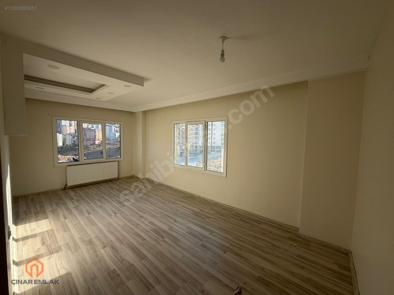 Cinar Emlaktan Yesilvadide Okullar Bolgesinde Kiralık 3+1 Daire — fotoğraf 2
