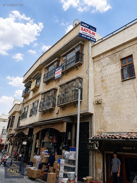 Şıh Hamamın Karşısında Komple Satılık Ev Ve İş Yeri