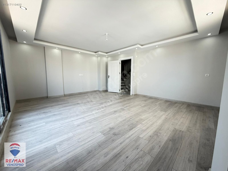 Bağlarbaşı Mah. Merkezi Konumda Lüks 3+1 185 M² Dubleks Daire — fotoğraf 2