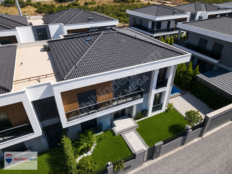 Döşemealtı-acacia Villaları Satılık 5+1 Villa