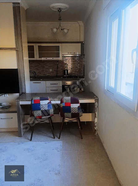 Arda'dan Çarşı Merkezde Eşyalı 1+1 Daire — fotoğraf 5