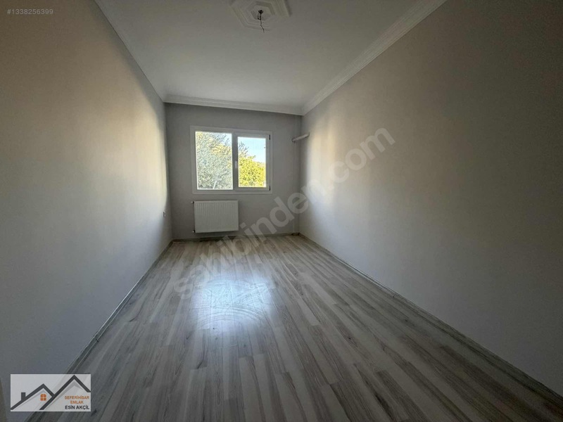 Hıdırlık Mahallesinde Bahçe Katı Önü Yeşil Alan -çok Ferah- 2+1 — fotoğraf 16