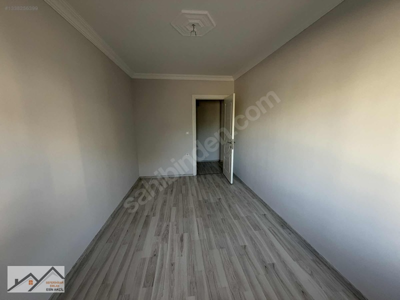 Hıdırlık Mahallesinde Bahçe Katı Önü Yeşil Alan -çok Ferah- 2+1 — fotoğraf 18