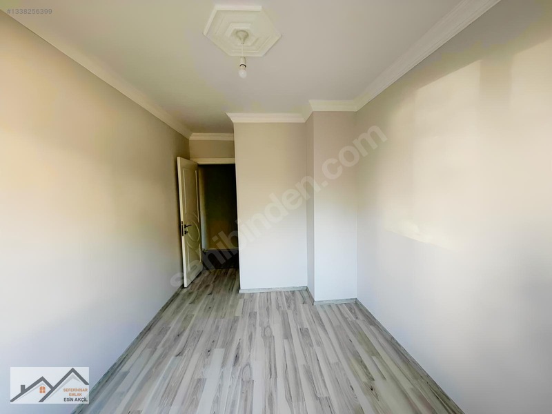 Hıdırlık Mahallesinde Bahçe Katı Önü Yeşil Alan -çok Ferah- 2+1 — fotoğraf 21