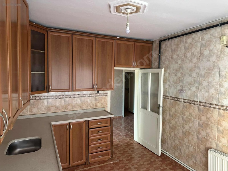 Siirt Aksoy Emlaktan Kıztepesinde 3+1 Satılık Daire — fotoğraf 9