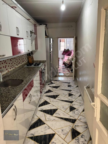 Özhan'dan Çarmuzu Mahallesi'de 3+1 Satılık Müstakil Bahçeli Ev — fotoğraf 2