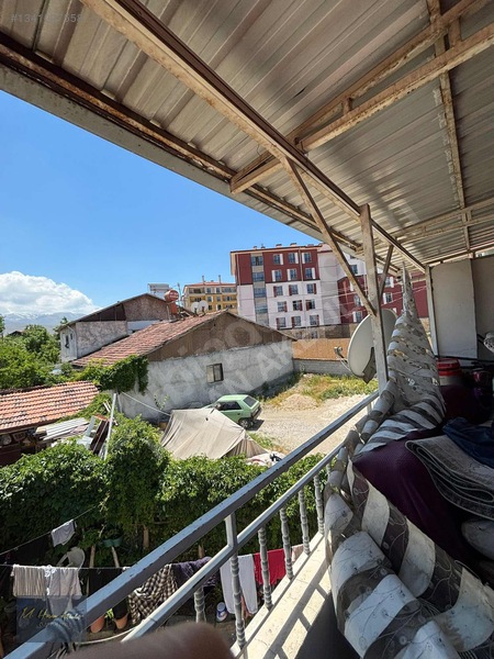 Özhan'dan Çarmuzu Mahallesi'de 3+1 Satılık Müstakil Bahçeli Ev — fotoğraf 12