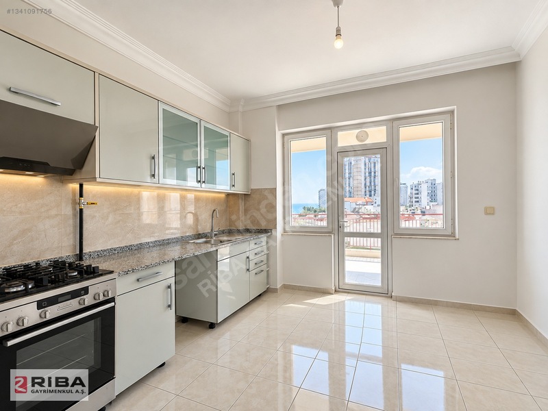 Rezzan Erduran'dan Deniz Manzaralı Ayrı Mutfaklı 3+1 Kiralık — fotoğraf 15