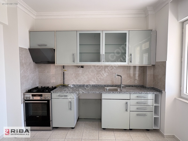 Rezzan Erduran'dan Deniz Manzaralı Ayrı Mutfaklı 3+1 Kiralık — fotoğraf 18