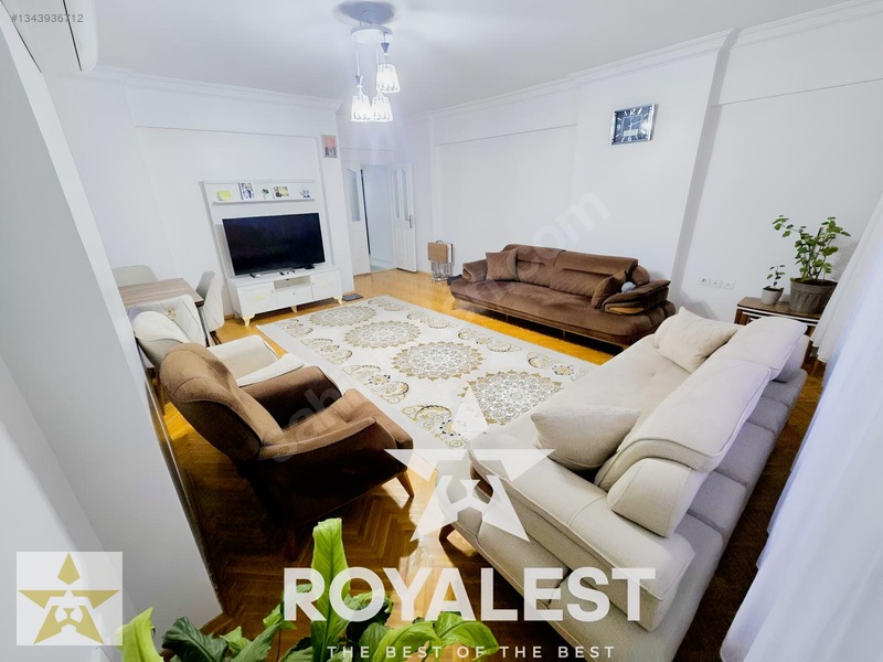 Royales'ten Tramvaya Yakını Ara Kat Site İçi Geniş Ve Ferah 3+1 — fotoğraf 2