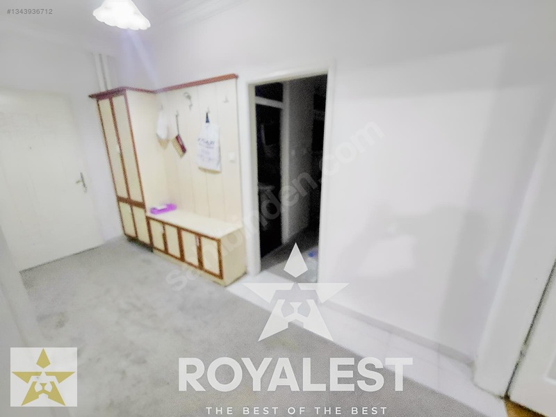 Royales'ten Tramvaya Yakını Ara Kat Site İçi Geniş Ve Ferah 3+1 — fotoğraf 7