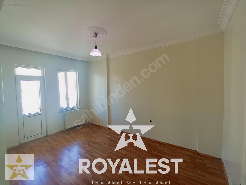 Royales'ten Tramvaya Yakını Ara Kat Site İçi Geniş Ve Ferah 3+1 — fotoğraf 10