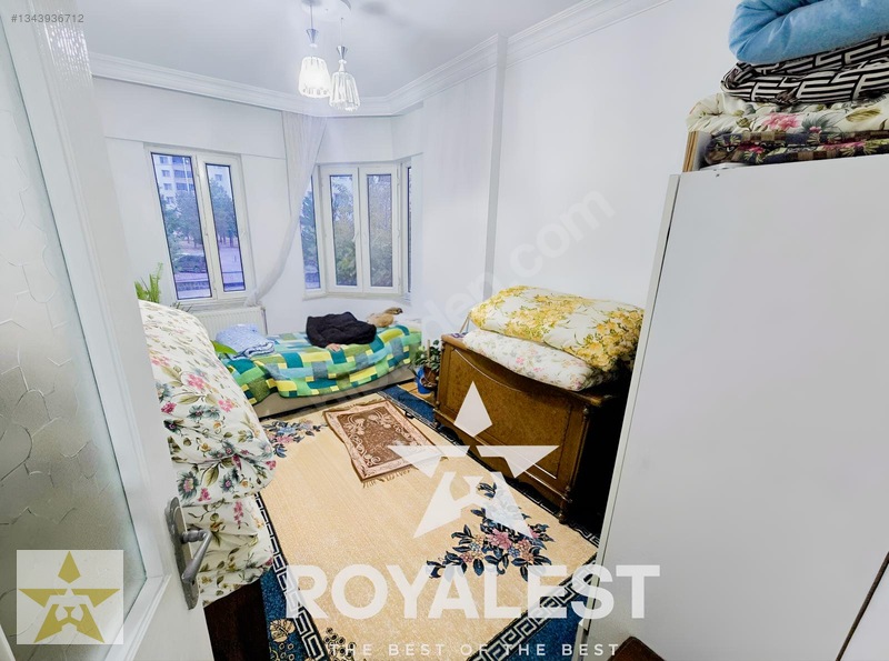 Royales'ten Tramvaya Yakını Ara Kat Site İçi Geniş Ve Ferah 3+1 — fotoğraf 14