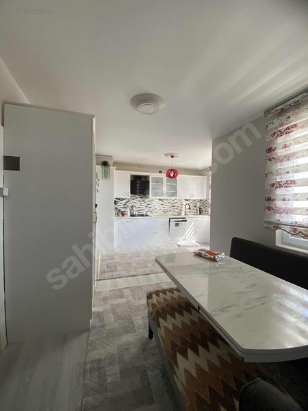 Md Emlak'tan Ssk Cadde Üzeri 3+1 175m2 Ful+ful Daire — fotoğraf 2
