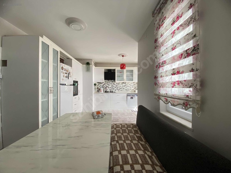 Md Emlak'tan Ssk Cadde Üzeri 3+1 175m2 Ful+ful Daire — fotoğraf 3