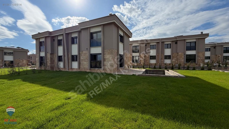 Manisa Bağyolunda 3+1 Kiralık Sıfır Villa