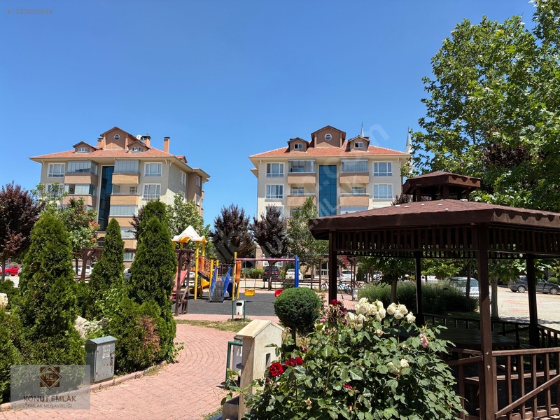 Konut Emlak-stadyum Karşısı-site İçinde-karacabey St-satılık D.