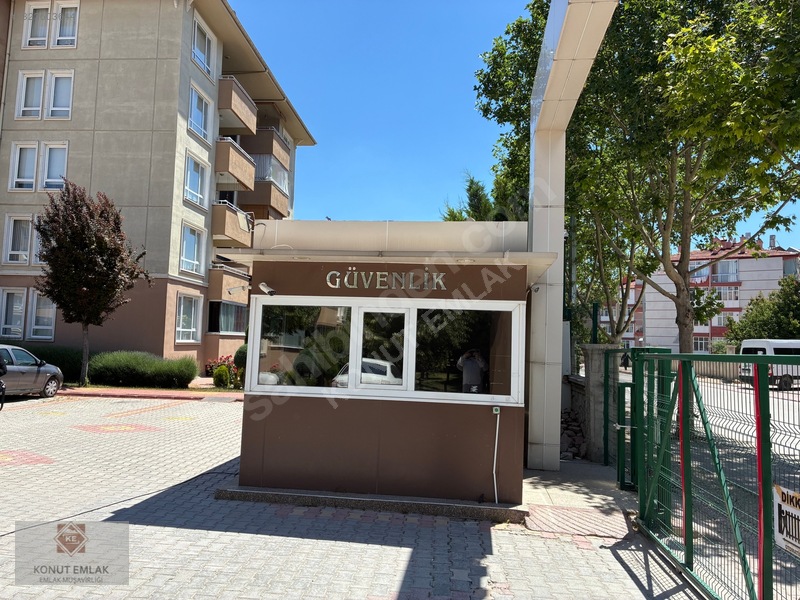 Konut Emlak-stadyum Karşısı-site İçinde-karacabey St-satılık D. — fotoğraf 30