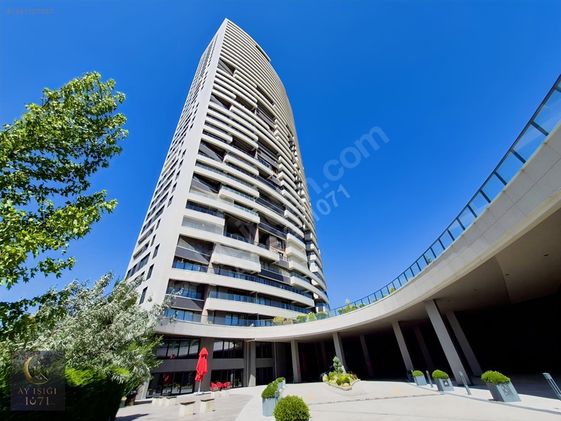 İncek Uptown Sitesi Kulede 1+1 Eşyalı Satılık Loft Daire