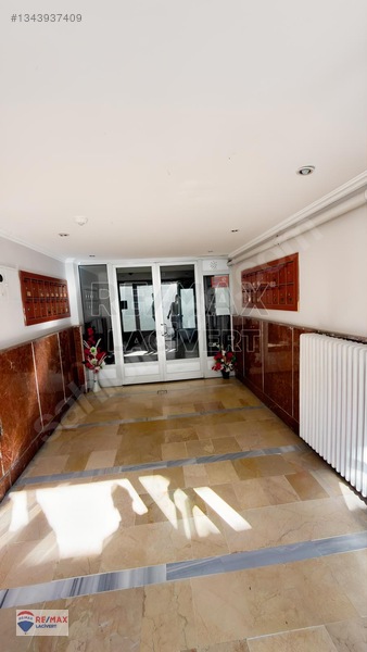 Re/max Lacivert'te Şelale Evler'de Full Yapılı 4+1 Satılık Daire — fotoğraf 2