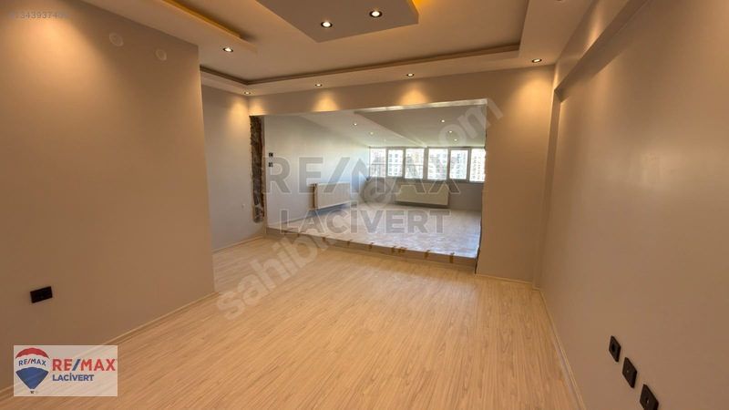 Re/max Lacivert'te Şelale Evler'de Full Yapılı 4+1 Satılık Daire — fotoğraf 5
