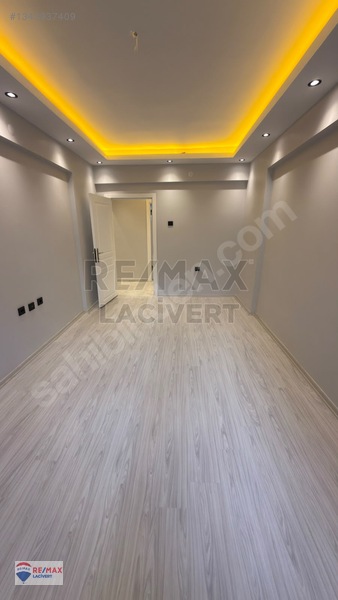 Re/max Lacivert'te Şelale Evler'de Full Yapılı 4+1 Satılık Daire — fotoğraf 15