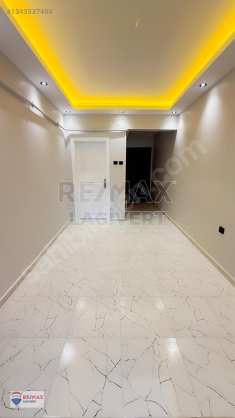 Re/max Lacivert'te Şelale Evler'de Full Yapılı 4+1 Satılık Daire — fotoğraf 16