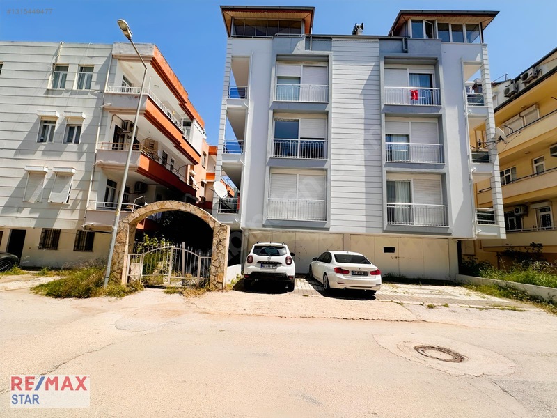 Eskihisarda Ara Kat Garajlı 3+1 Satılık Daire
