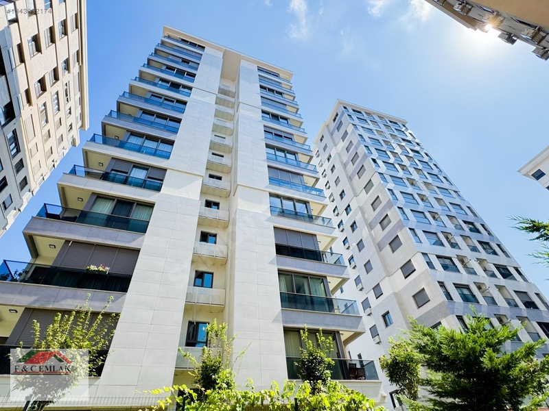 Caddebostan Hayat Cadde Sitesi Caddeye 2.Paralel 115 M2 Net 3+1.