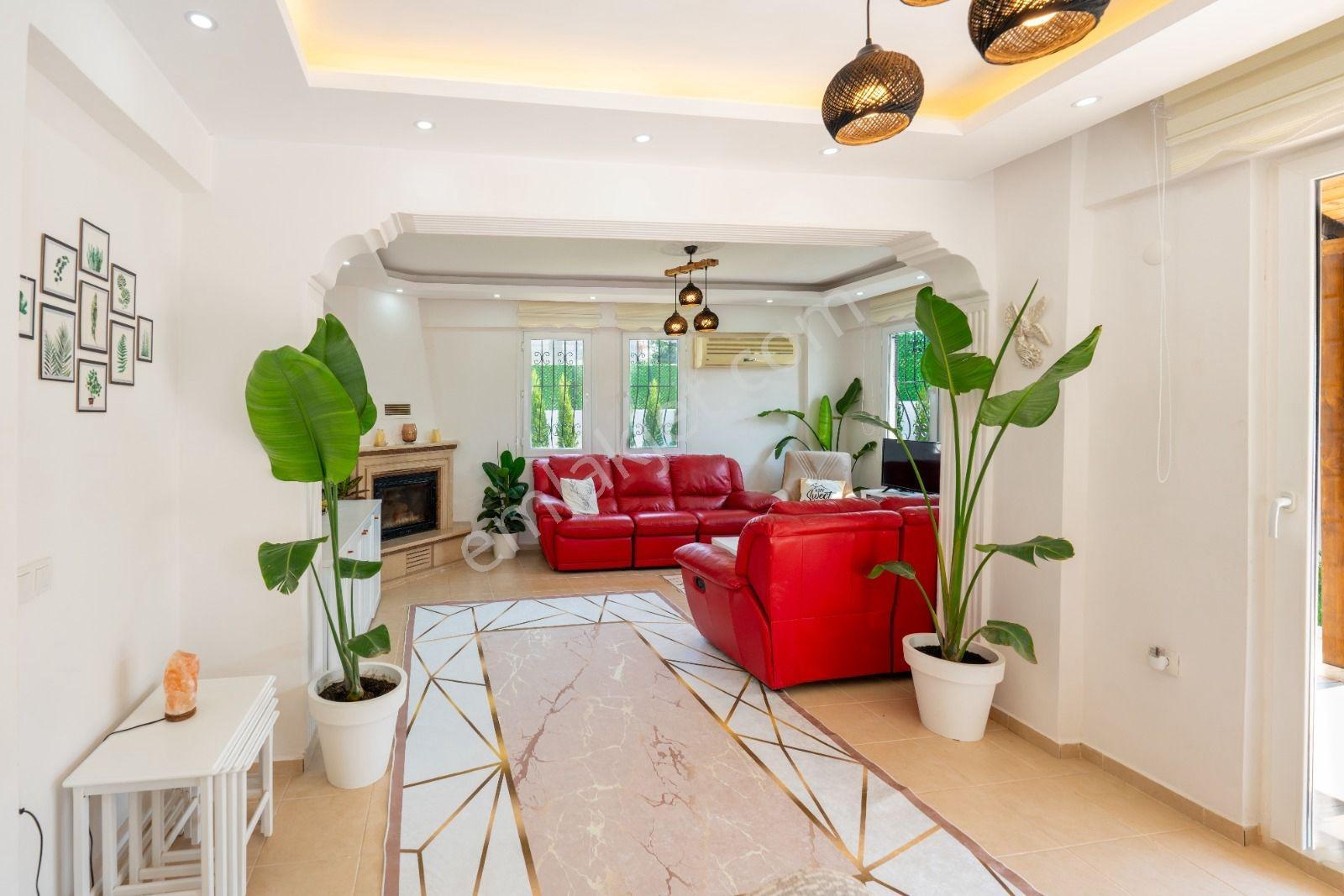 Seydikemer Döğer Mahallesinde Eşyalı Ve Havuzlu 3+1 Villa — fotoğraf 4