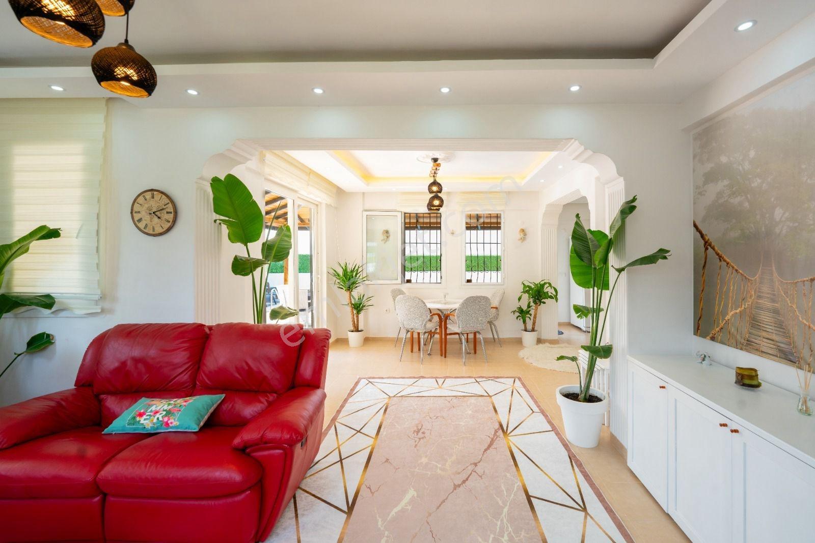 Seydikemer Döğer Mahallesinde Eşyalı Ve Havuzlu 3+1 Villa — fotoğraf 5