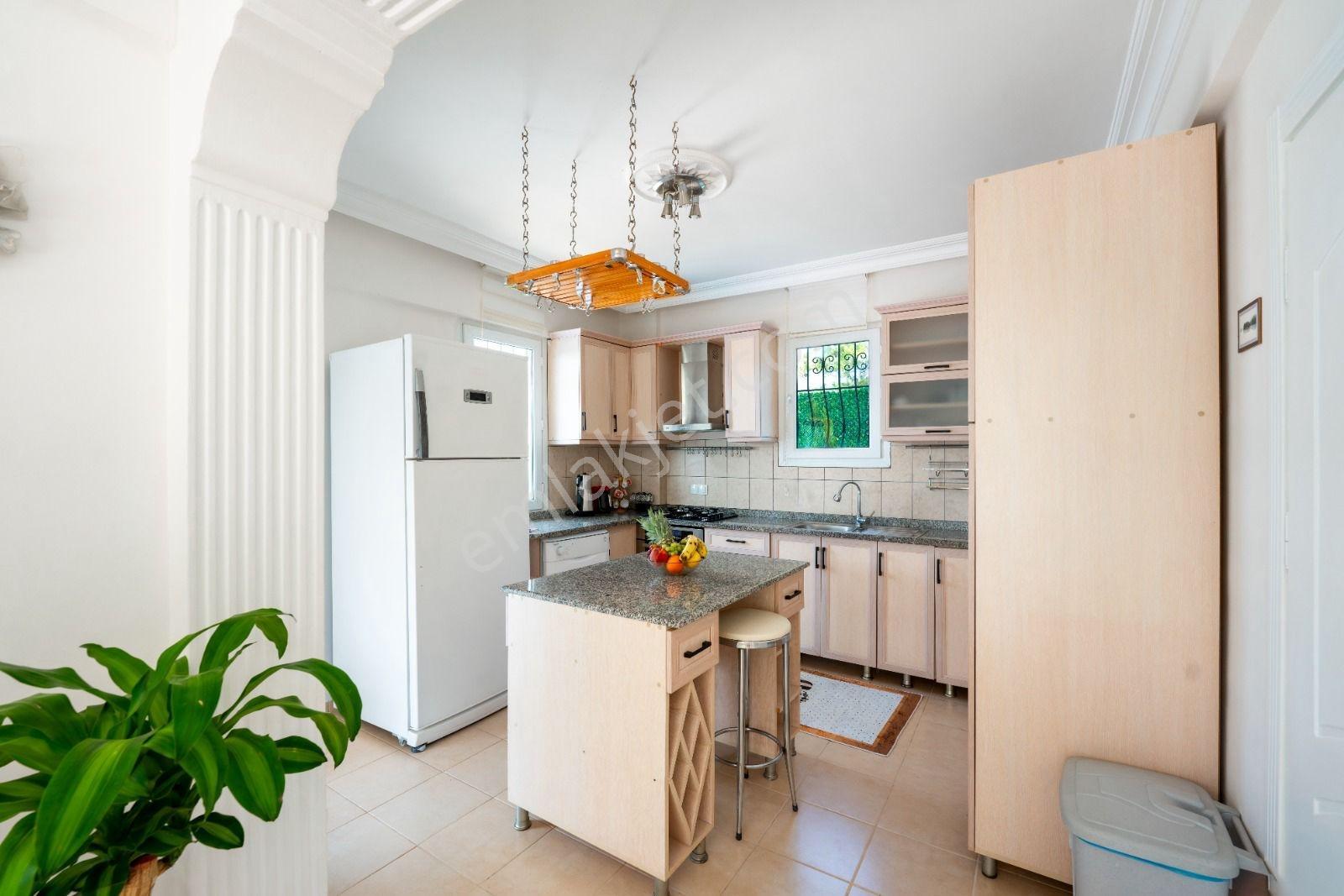 Seydikemer Döğer Mahallesinde Eşyalı Ve Havuzlu 3+1 Villa — fotoğraf 7