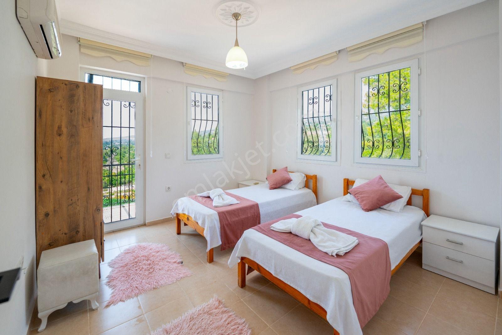 Seydikemer Döğer Mahallesinde Eşyalı Ve Havuzlu 3+1 Villa — fotoğraf 17