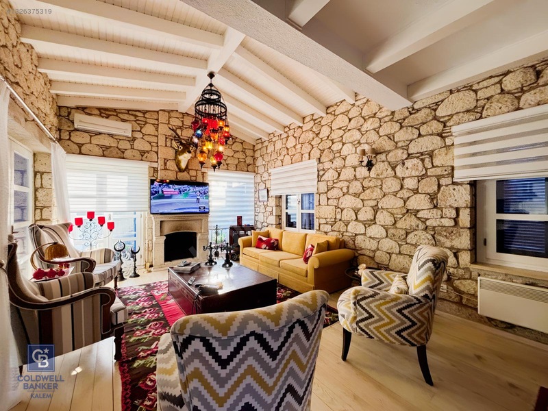 Alaçatı Hacımemişte Müstakil Havuzlu Bahçeli 3+1 Kiralık Villa — fotoğraf 2