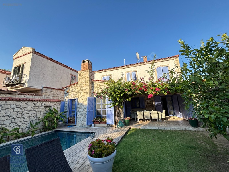 Alaçatı Hacımemişte Müstakil Havuzlu Bahçeli 3+1 Kiralık Villa — fotoğraf 12